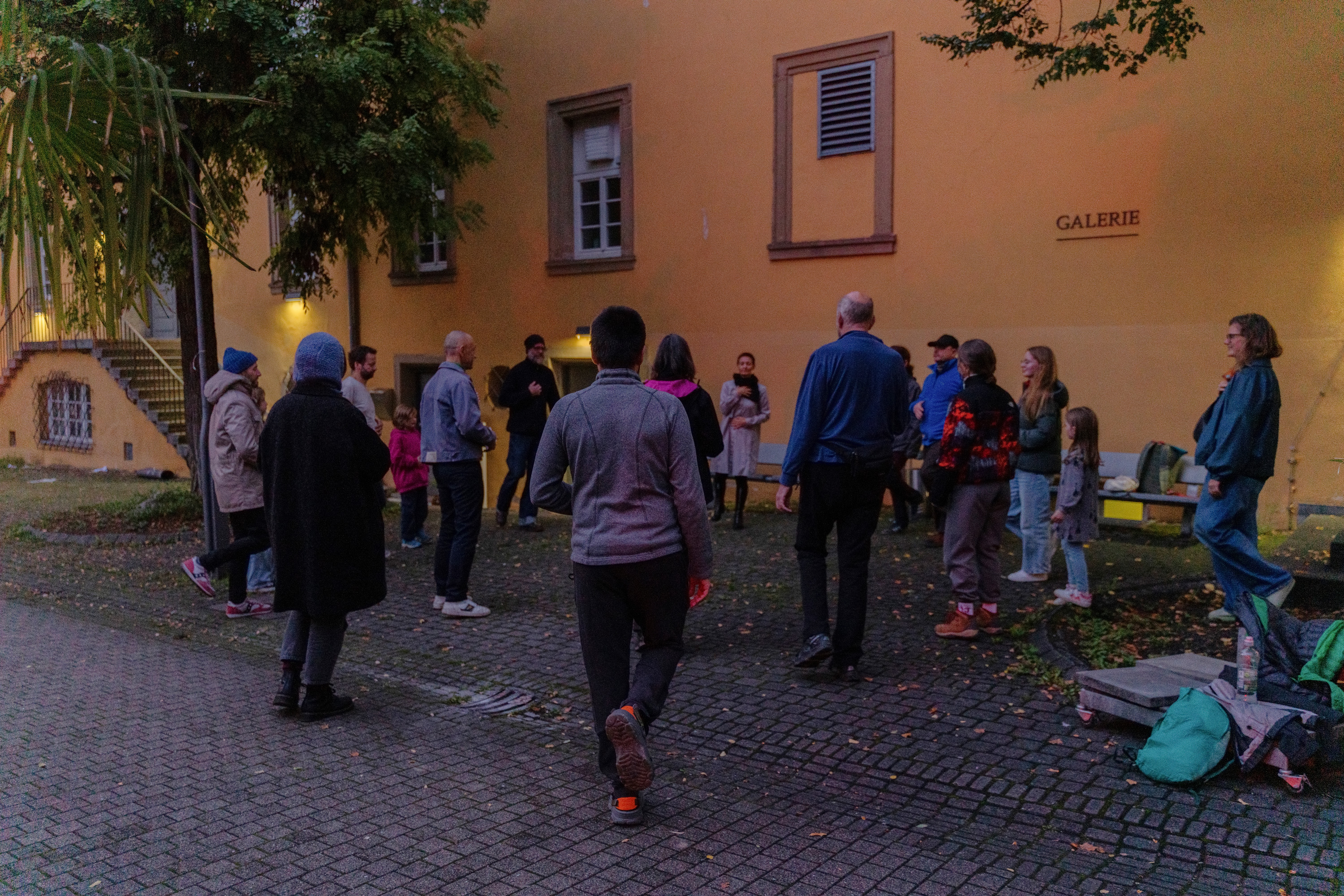 Foto: Taumeln von Anderwald + Grond im Rahmen des JETZT!-Festivals der Kulturregion Stuttgart. Foto: Dominique Brewing